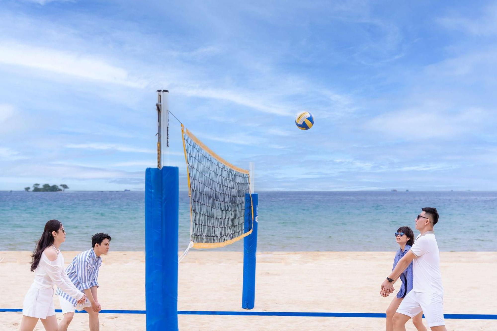 Radisson Blu Resort Phu Quoc Exterior foto Beach volleyball